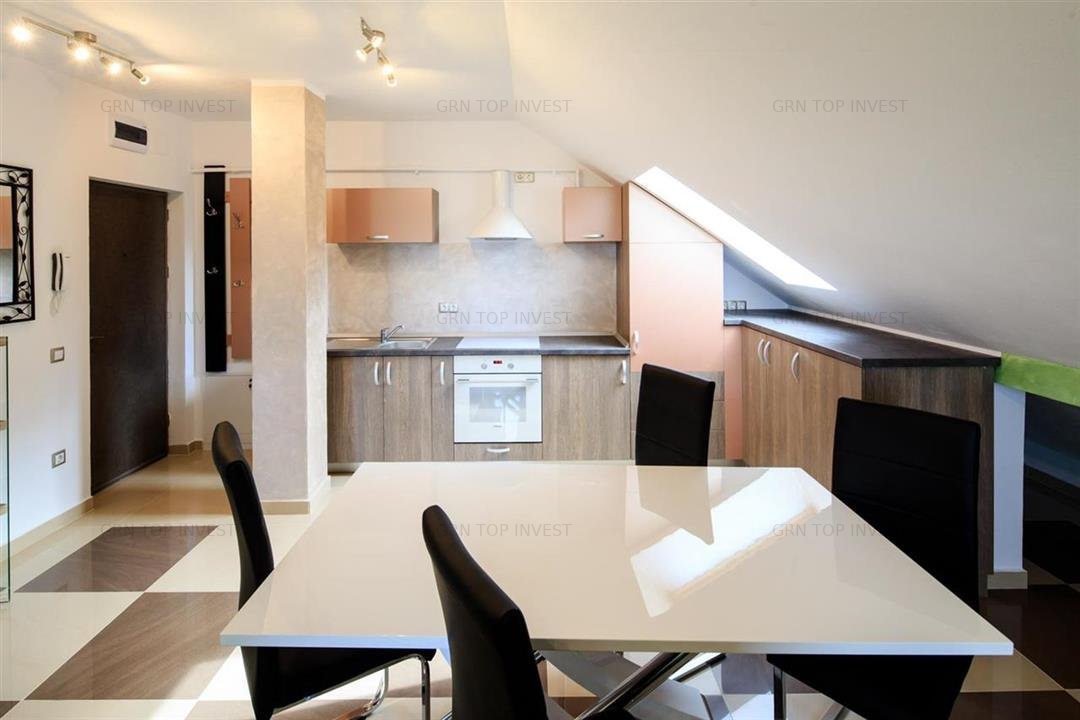 Apartament la vila cu 2 camere si parcare in zona Centrala