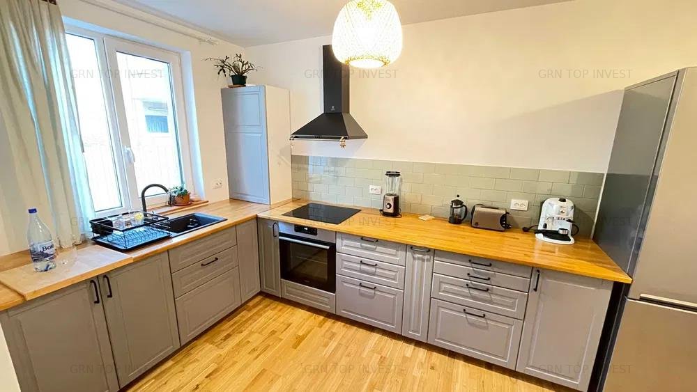 Casa 3 camere 2 bai curte zona Triajului