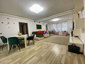 Apartament de vânzare 3 camere, în Braşov, zona 13 Decembrie