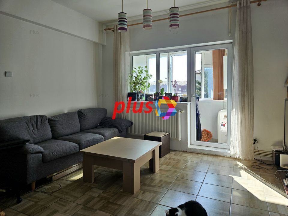 Apartament cu trei camere - mansarda, zona Garii 56 mp