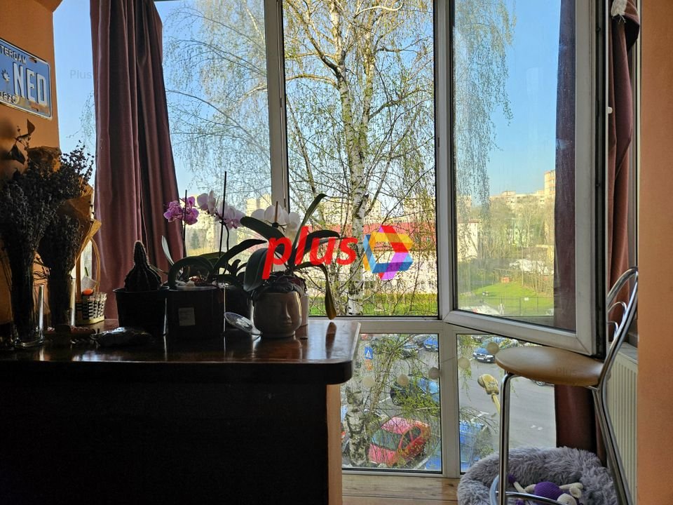 Apartament cu trei camere, zona Astra 67 mp