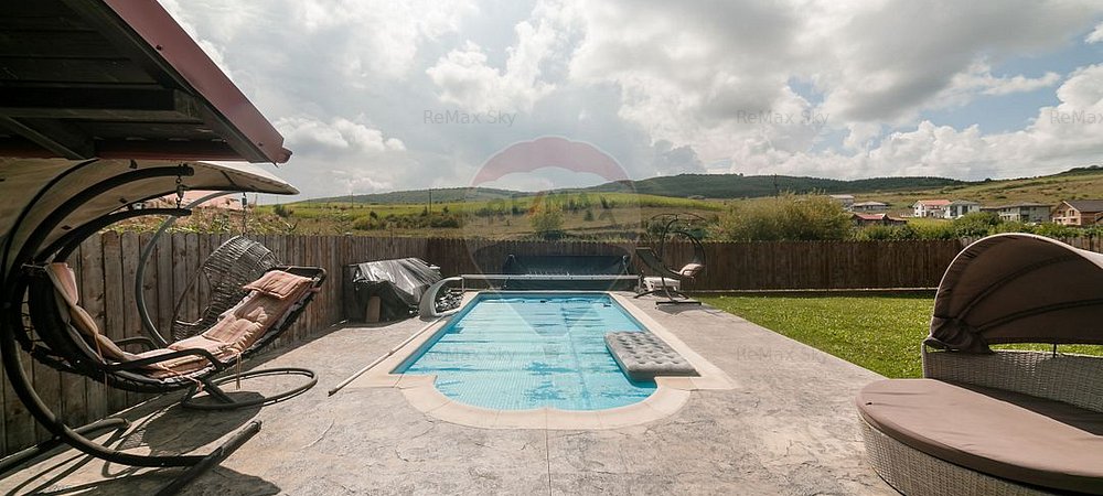 Vanzare Casa 4 camere in Chinteni, cu piscina si sauna, 0% Comision - imaginea 0 + 1