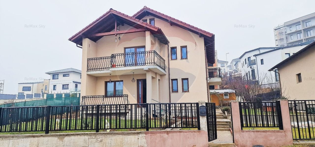 Casa / Vila cu 5 camere de inchiriat