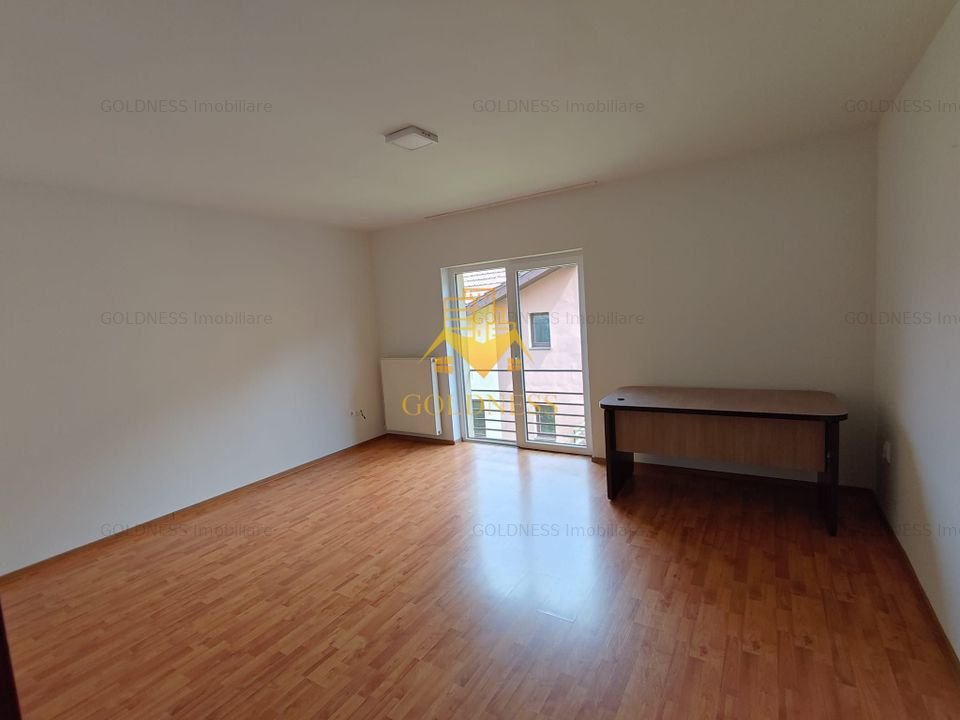 Duplex, 4 Camere, Manastur, Campului, Parcare, 2 Bai, 120 mp, Curte