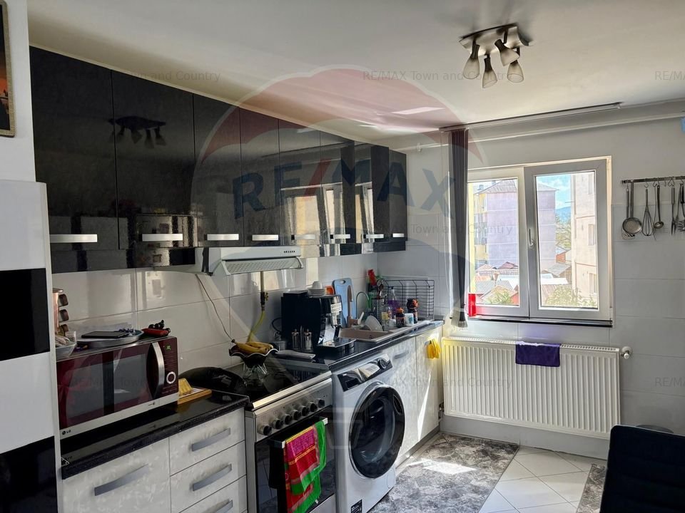 Apartament cu 4 camere de vanzare in zona Ultracentral