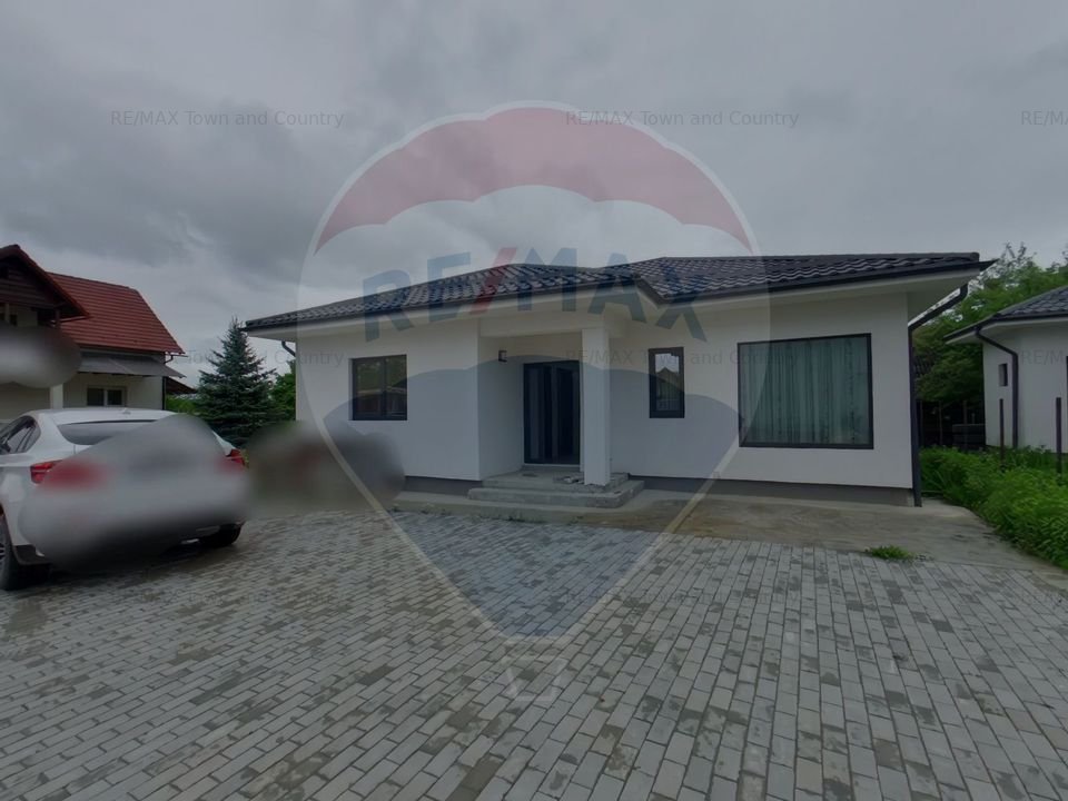 Casa / Vila cu 4 camere de vanzare in zona Nord-Est