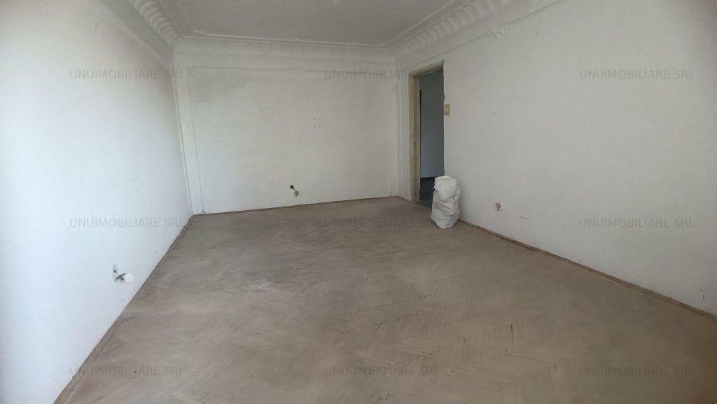 Apartament trei camere - Zona Poliție Gară - 74 mp