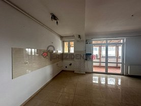 Apartament de vânzare 4 camere, în Bucureşti, zona Liviu Rebreanu