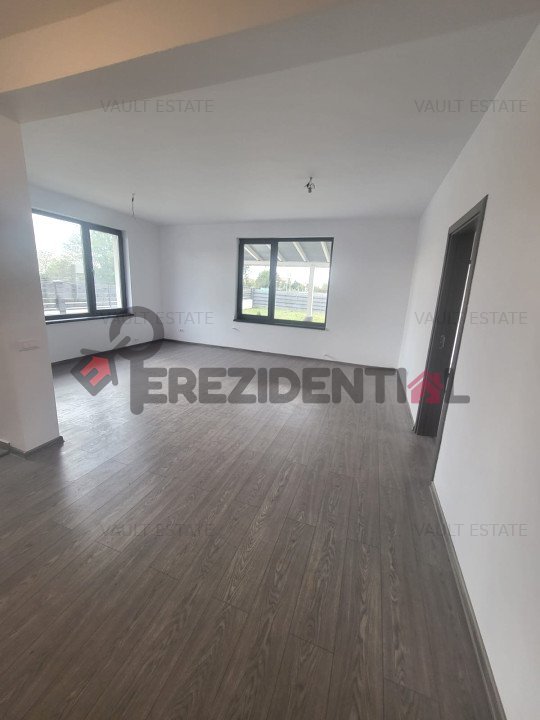 Casa individuala - Comuna Crevedia - in vecinatatea lacului