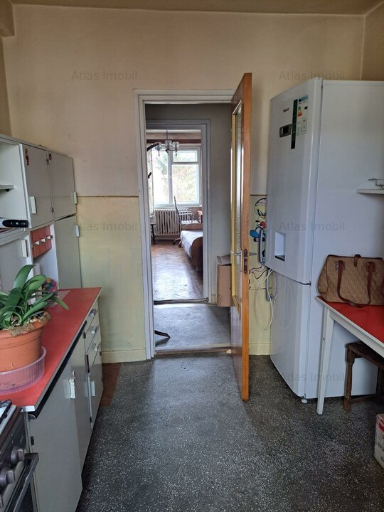 Apartament cu 4 camere etajul 4 cu doua incaperi in pod si boxa de 10 mp,