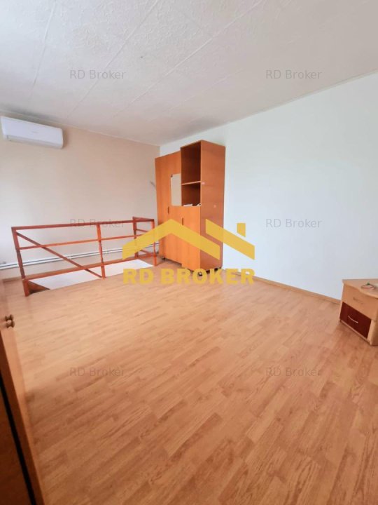 vanzare apartament 2 camere curte si terasa mobilat utilat