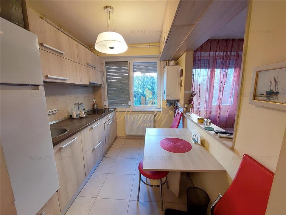 ULTRACENTRAL , Apartament 2 camere + CENTRALA PROPRIE - Zona Ultracentrala