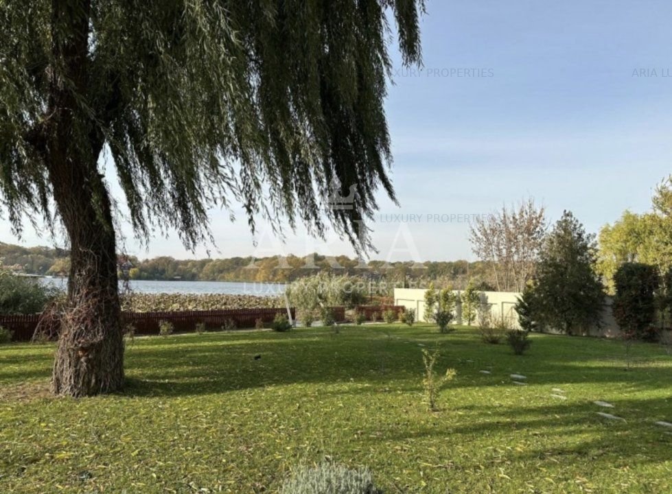 VILA SNAGOV WATERFRONT - PISCINA - PONTON 40M DESCHIDERE LA LAC