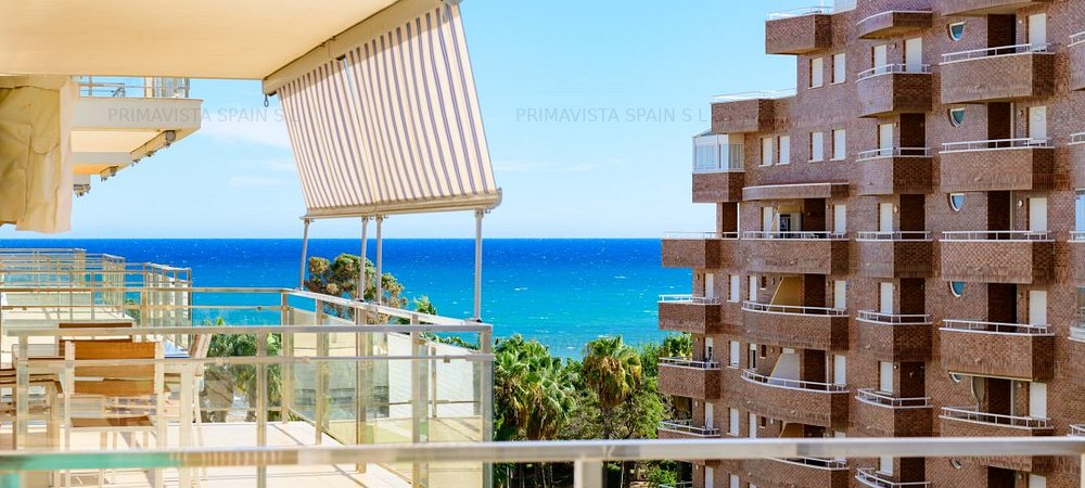 Magnific apartament pe plajă în prima linie cu vedere la mare - imaginea 0 + 1