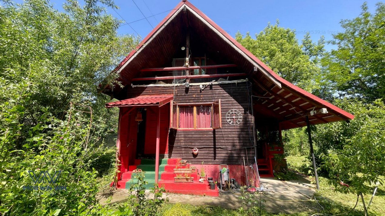 Casa Vacanta Babana! 35mp + Teren 1077mp cu Parau. Langa Pitesti.