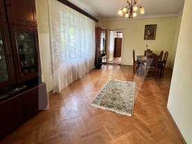 Casa de vânzare 6 camere, în Sibiu, zona Periferie