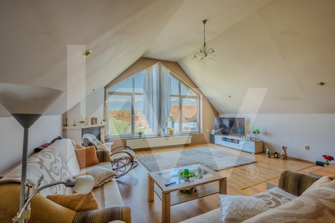 Casa deosebita in Avrig - Central, cu livada, gradina si vedere spre munti