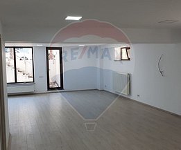 Vânzare spaţiu comercial