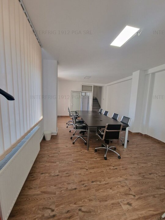 Casa de vanzare, 5 camere, zona Vatra Luminoasa