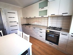 Apartament de vânzare 3 camere, în Piatra-Neamt, zona Central