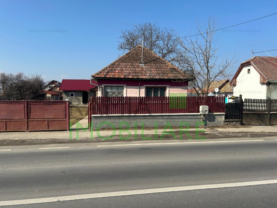 De vanzare  - Casa in Santionlunca, comuna Ozun