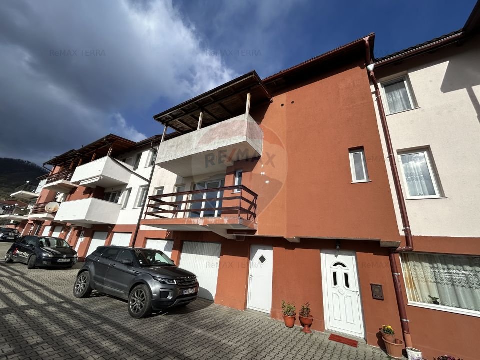 Casa de vanzare strada Miron Costin