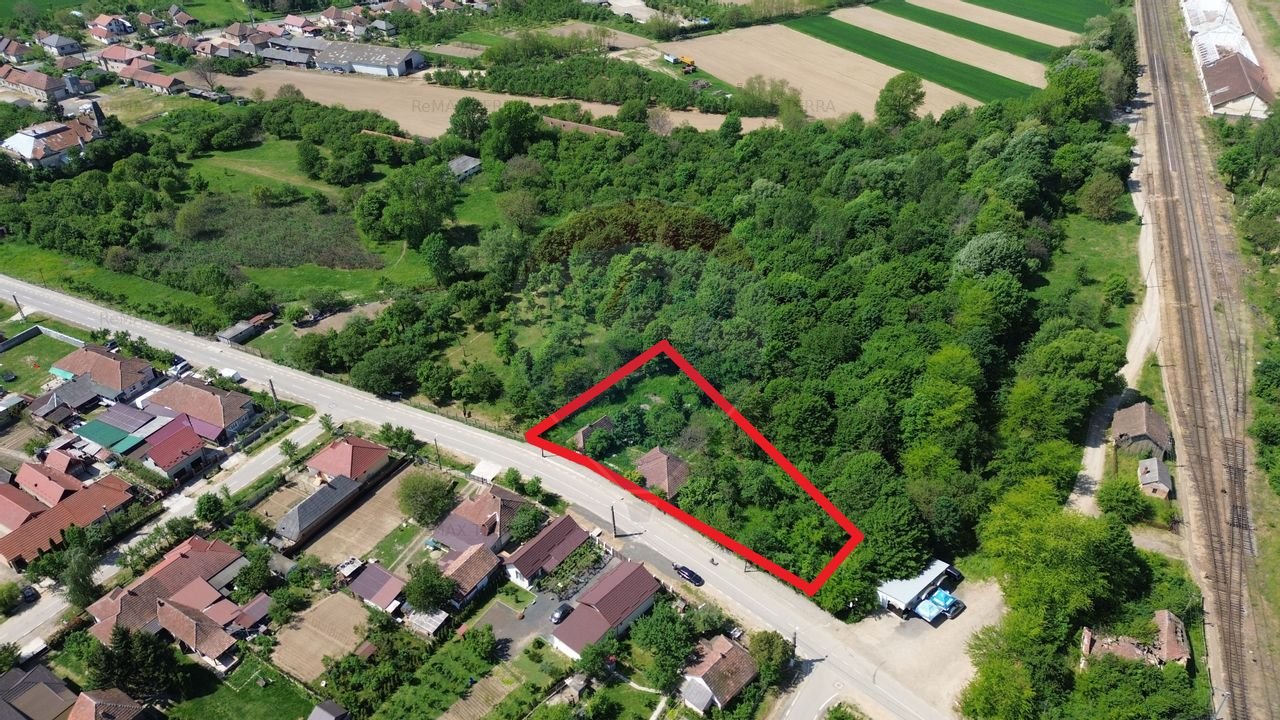 Casa cu 22 de arii de teren de vanzare in APA/ Satu Mare