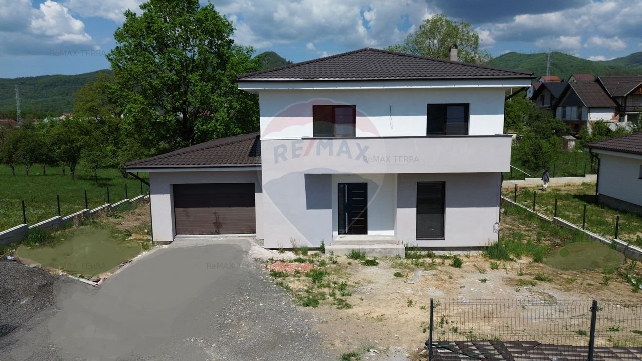 Casa noua de vanzare