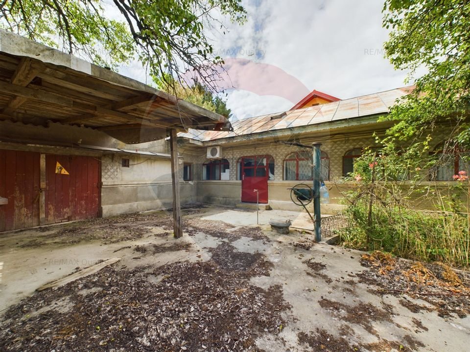 Casa Batraneasca de vanzare in Tunari