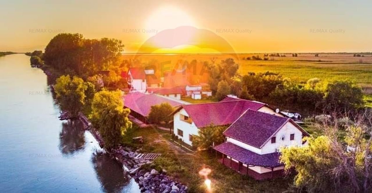 Hotel / Pensiune cu 18 camere de vanzare in Delta Dunarii
