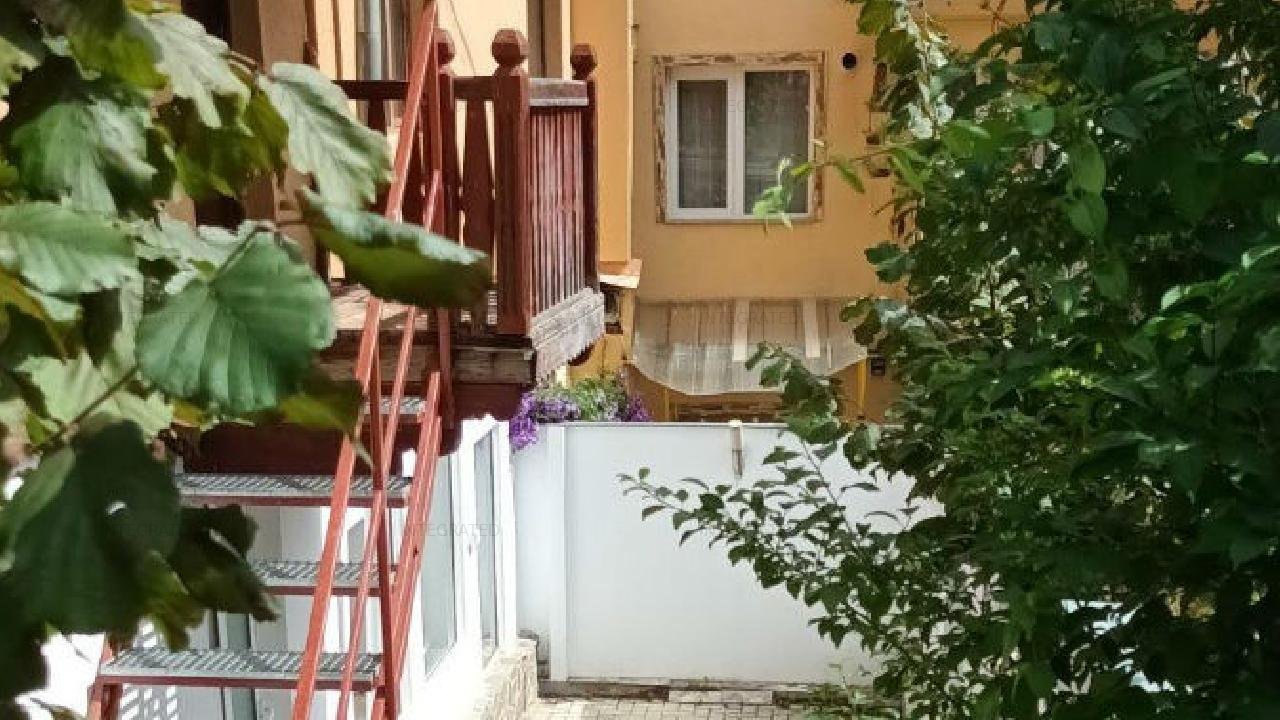 BUSTENI, APARTAMENT 2 CAMERE 80 mp, Parter, STRADA CUZA VODA. Zona Panoram
