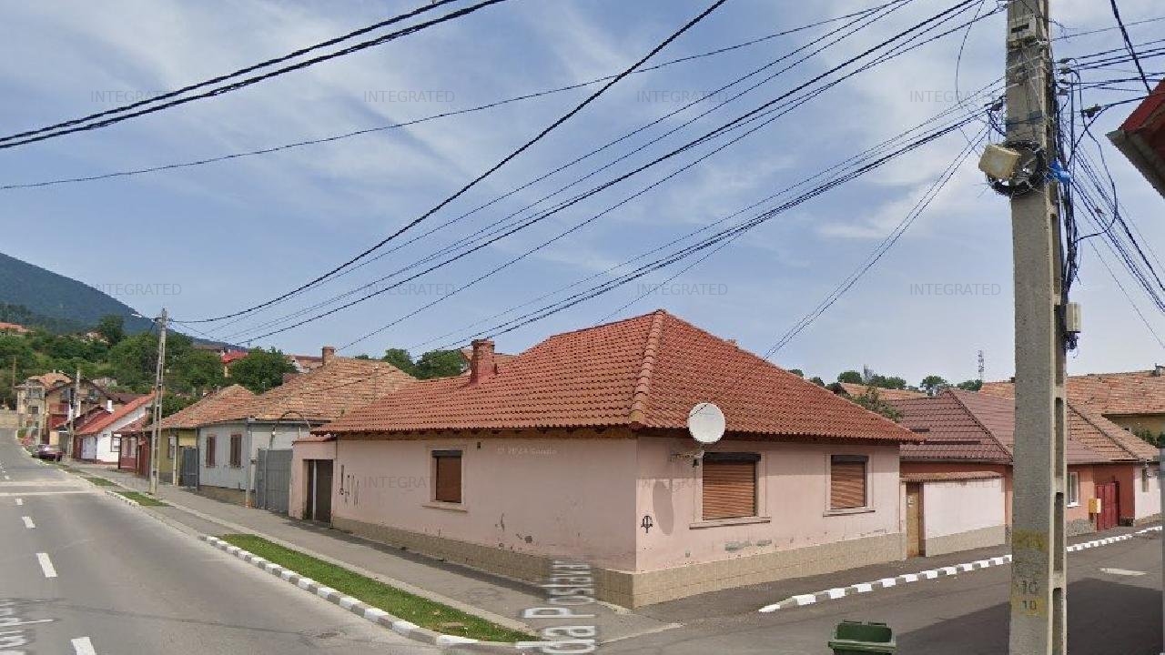Casa P - 130 mp + Teren - 250 mp, Codlea