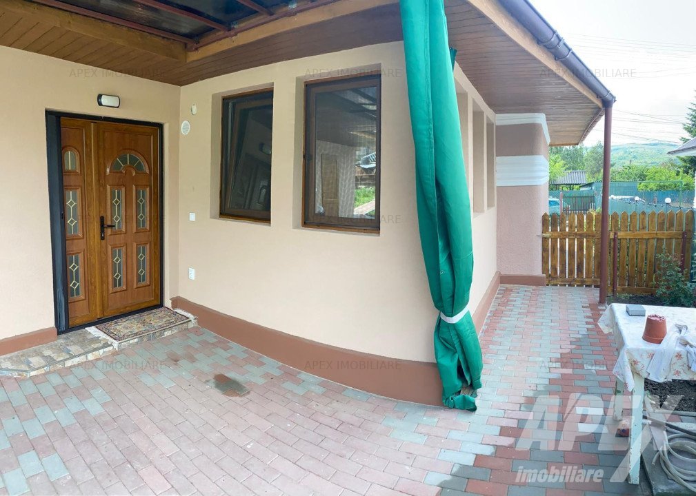 Vanzare Casa la Curte cu 3 Camere in Husi