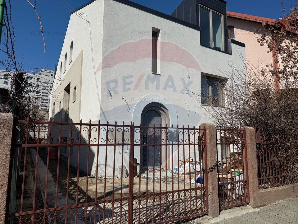 De inchiriat Casa / Vila 8 camere Bld Ion Mihalache/Turda