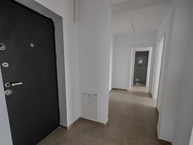 Apartament de vânzare 3 camere, în Constanţa, zona Tomis Plus