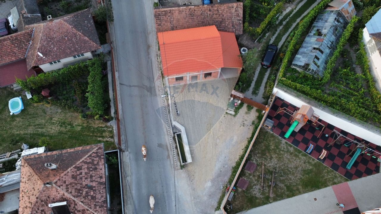 Casa / Vila cu 4 camere de vanzare