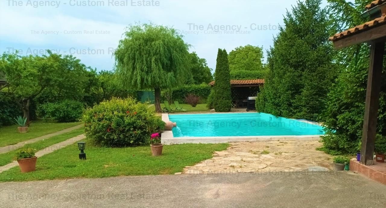 Vila stil mediteranean cu piscina -8 camere - Ghermanesti