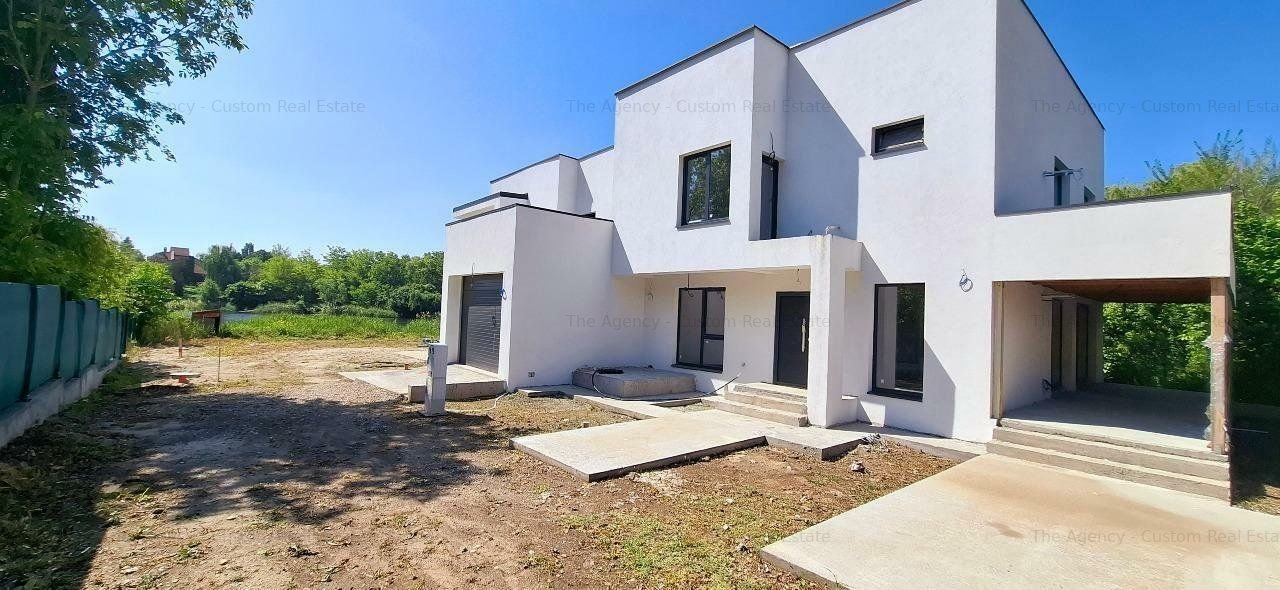 Duplex cu iesire la lac - 5 camaere -Corbeanca, central
