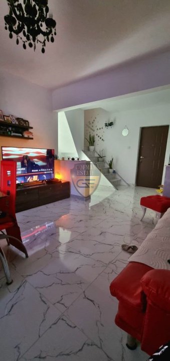 Casa Parter + Mansarda, Navodari
