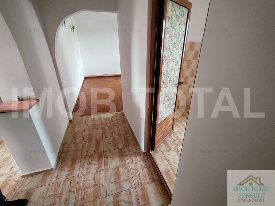 Apartament 4 camere Negru Voda etaj 3/4