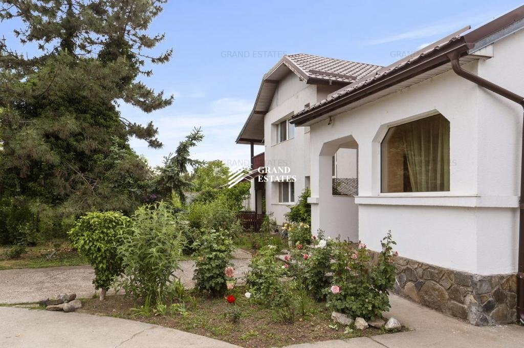 Vila deosebita | Vedere la lac | Teren 2800 mp | Langa Paradisul Verde