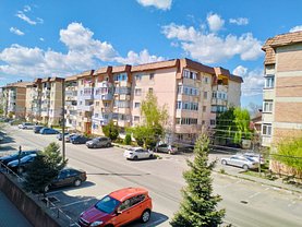 Apartament de vânzare 2 camere, în Boldeşti-Scăeni