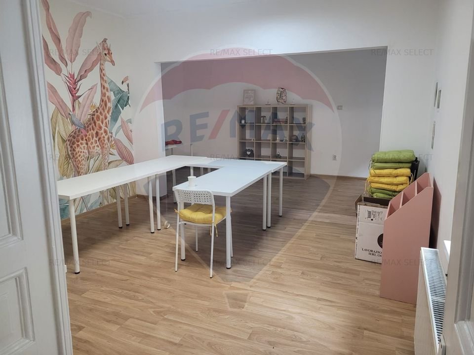 Casa / Vila cu 3 camere de inchiriat in zona Eminescu