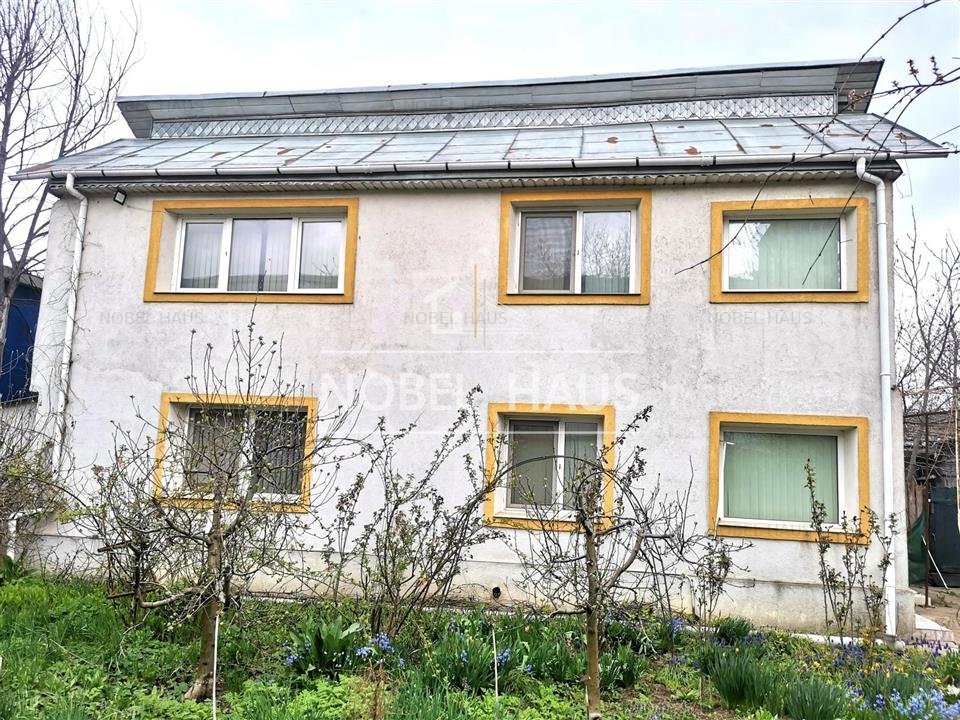 Casa si teren intravilan 853 mp, in Barlad, str. V. Parvan