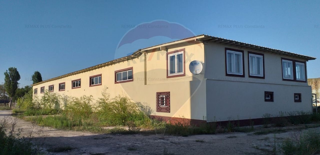 Hala de vanzare si teren cu suprafata de 4.925 mp, in Navodari