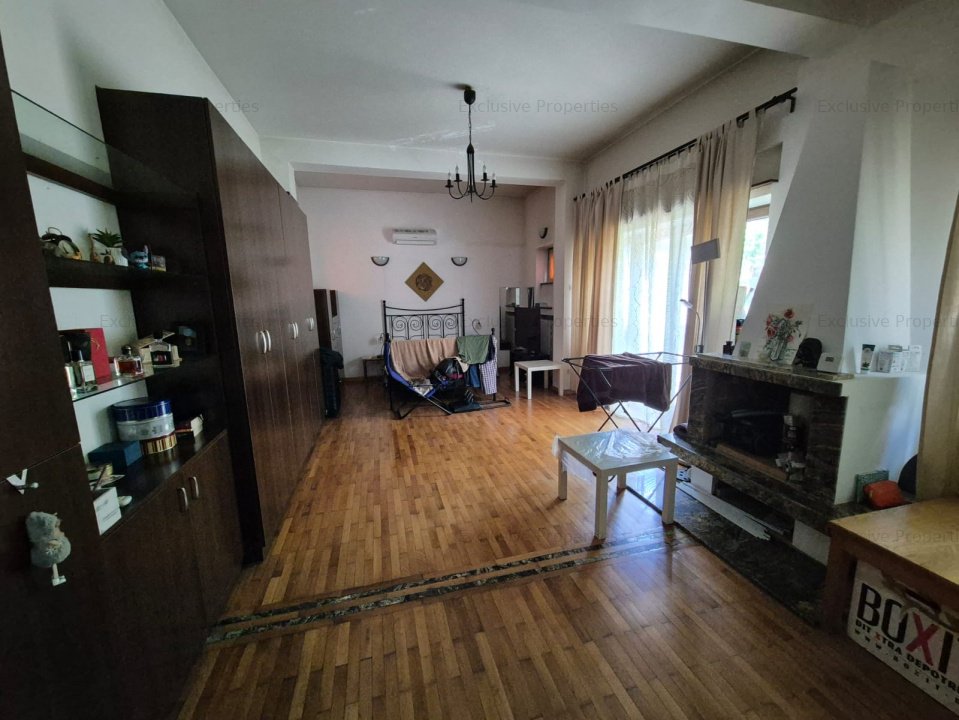 Apartament cu TEREN MARE pretabil pentru locuit + Afacere (Cafenea, Burgerie)