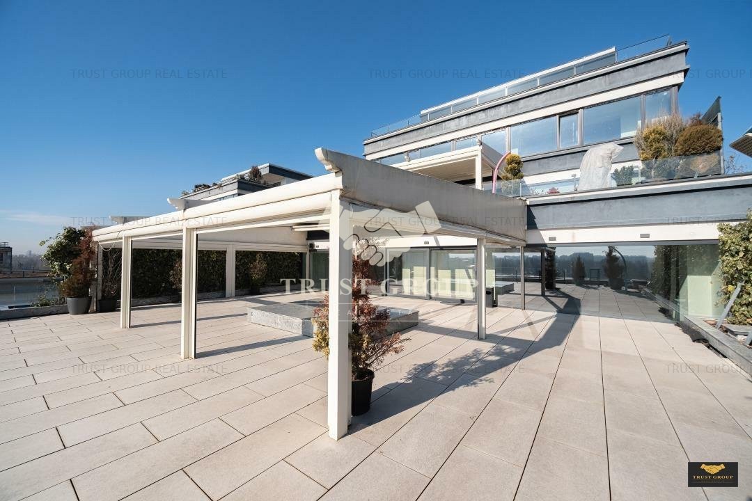 Penthouse de 263mp cu terasa de 165mp & vedere catre lacul Floreasca | 2 Garaje