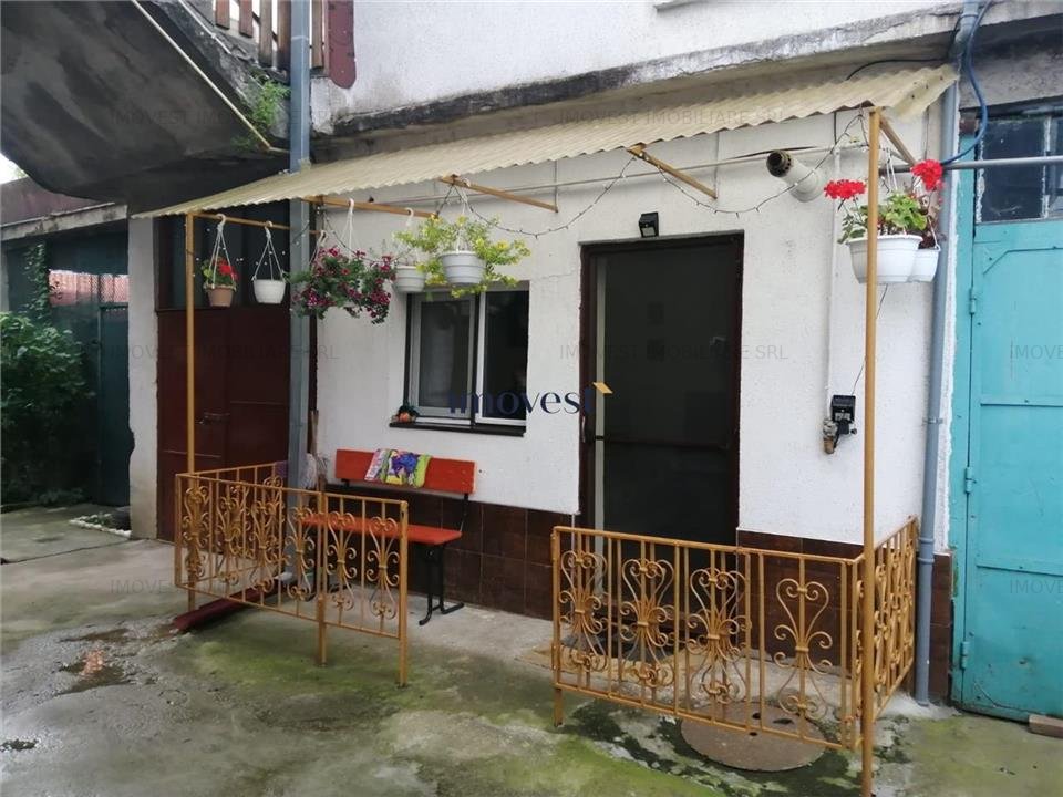 Apartament 2 camere+ o garsoniera