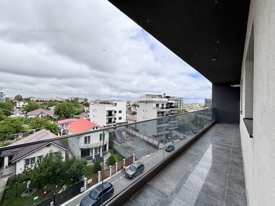 Apartament spatios cu terasa generoasa - zona Hanul cu Peste