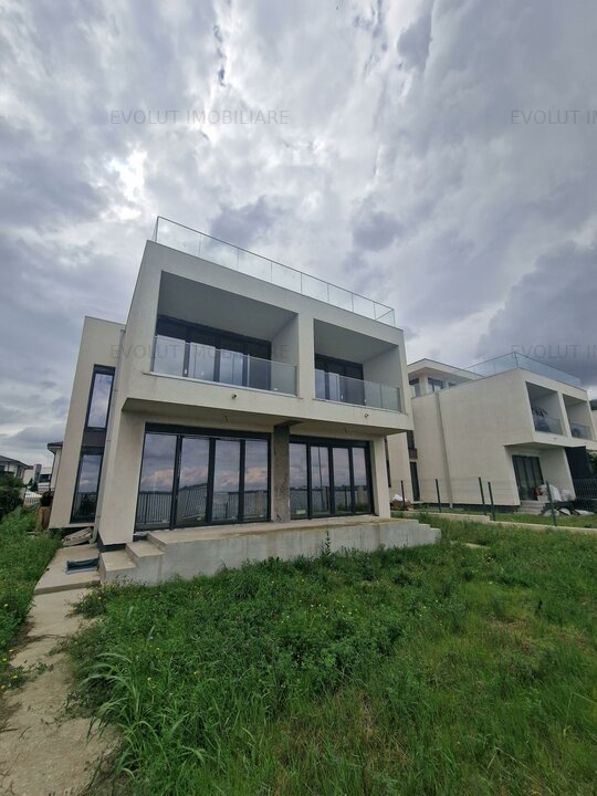 Duplex exclusivist cu vedere frontala la lac în Ovidiu